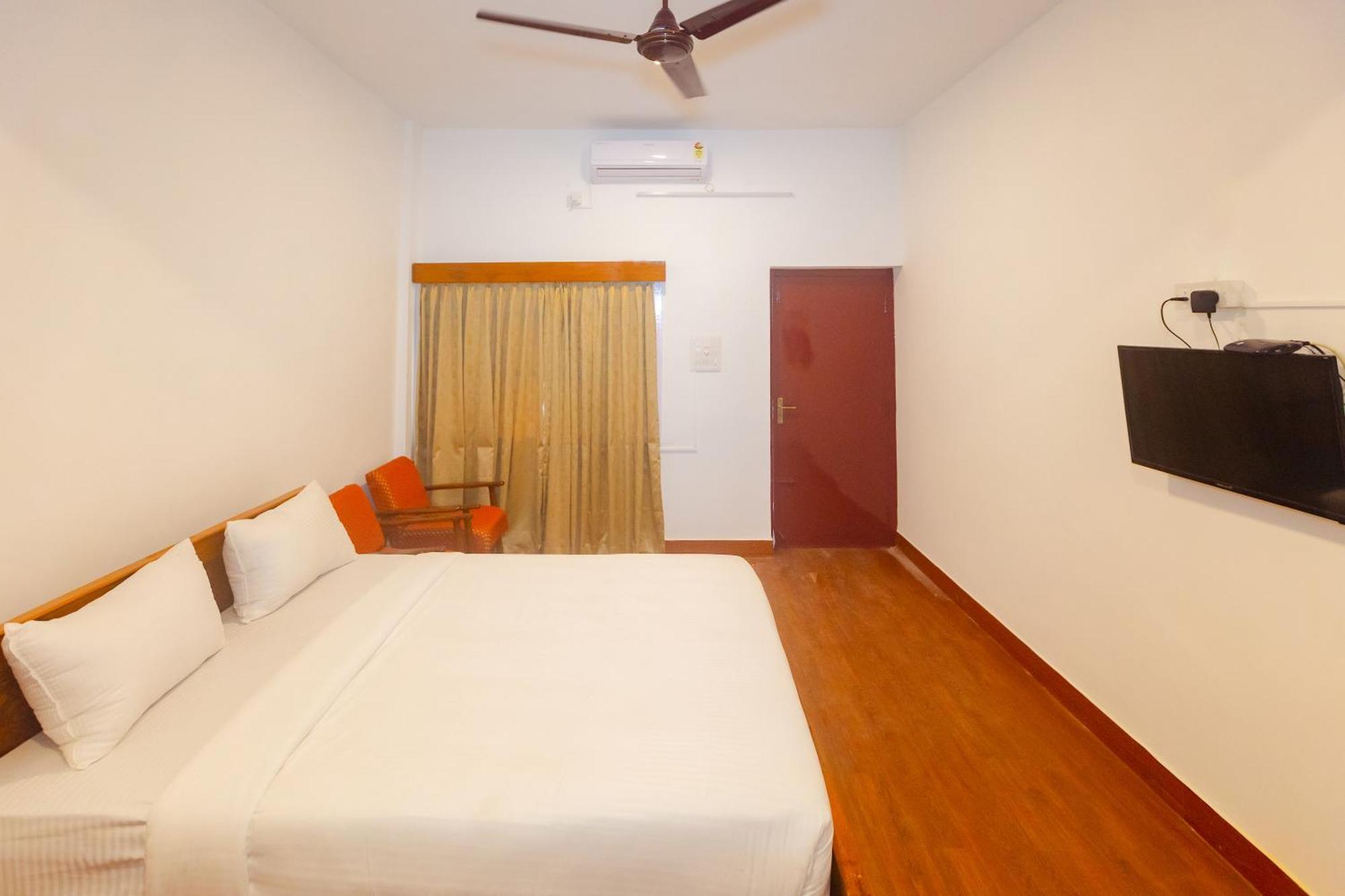 Sri Ramakrishna Hotel Bangalore Exterior photo