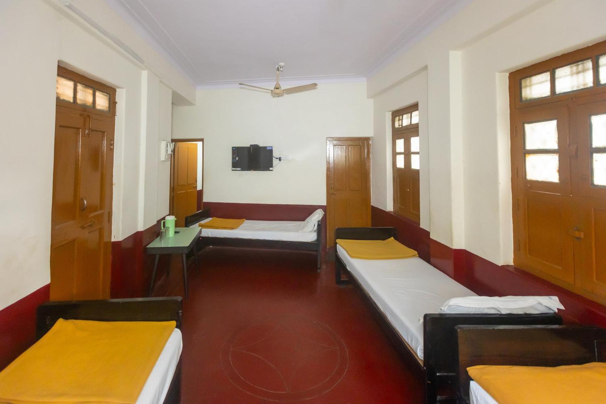 Sri Ramakrishna Hotel Bangalore Exterior photo
